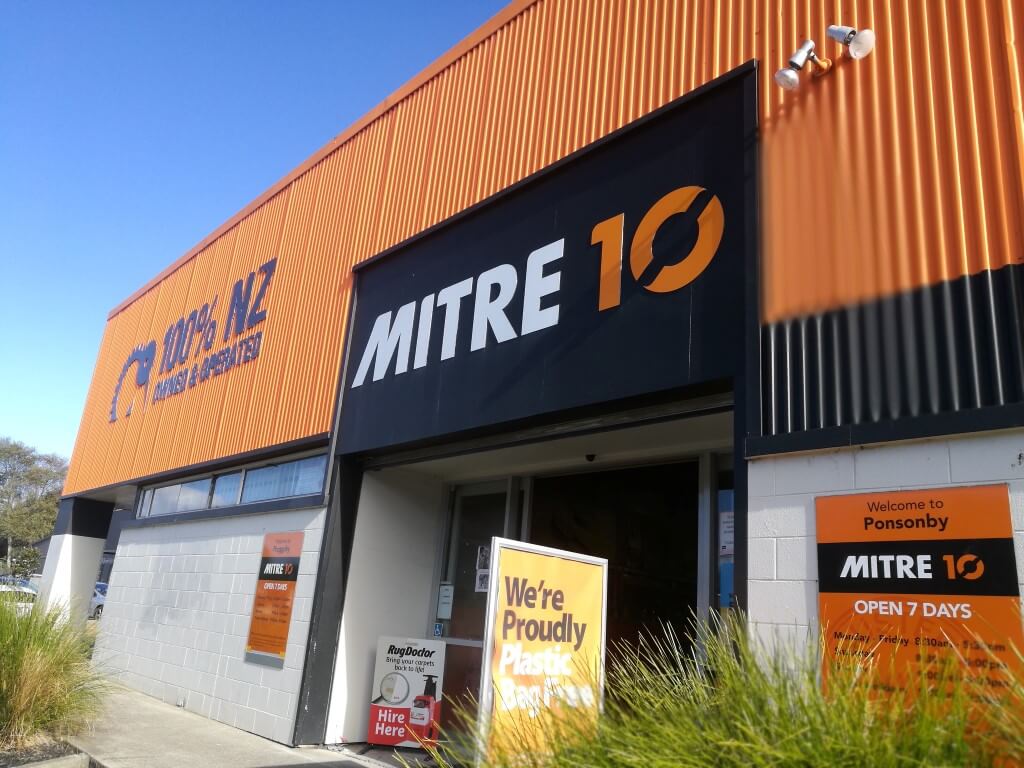 Mitre 10 – Cleaning Maintenance